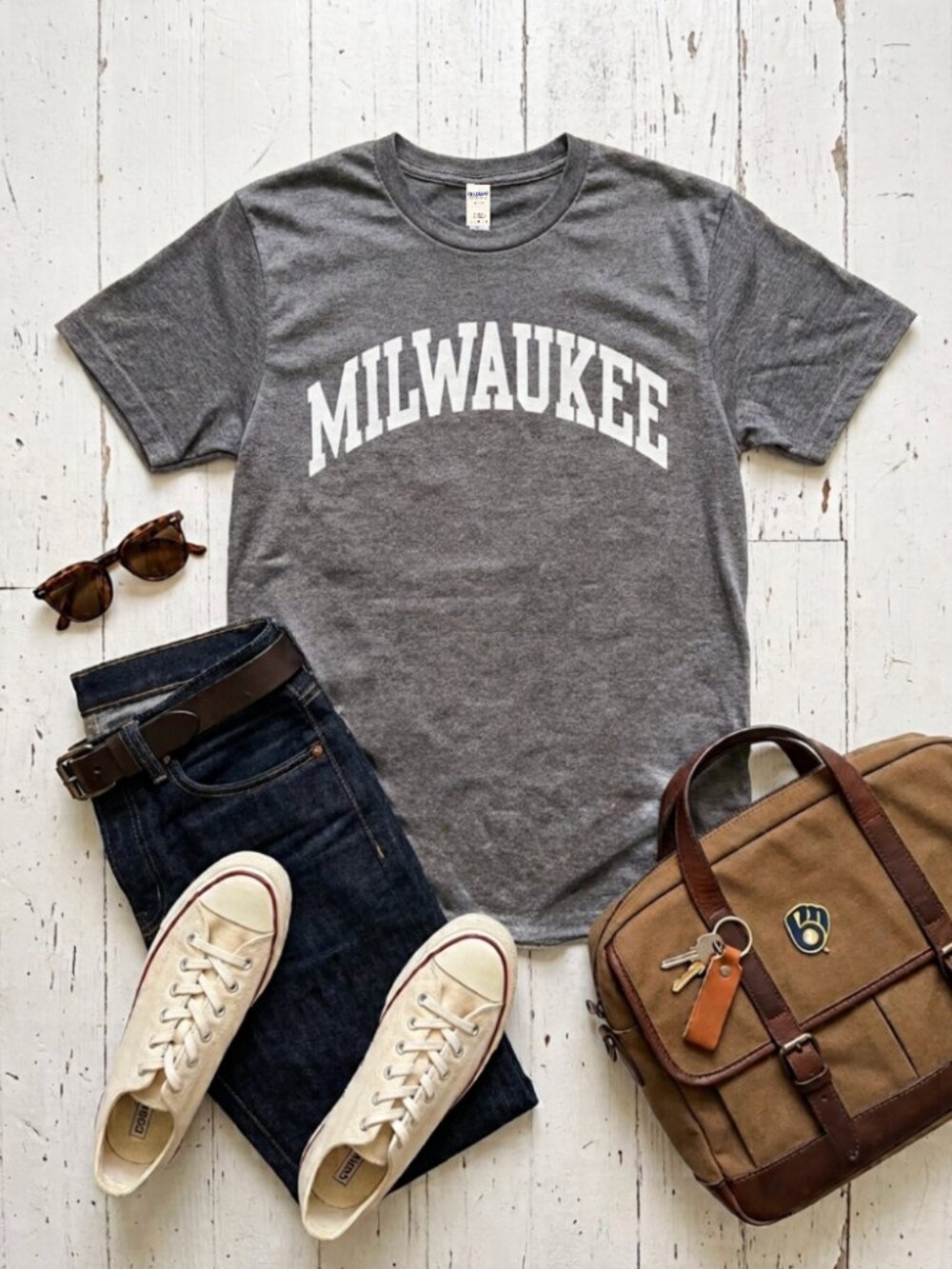 Women's Milwaukee Graphic T-Shirt Light Heather Gray Cotton Tee | Size Large